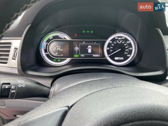 Красный Киа Niro, объемом двигателя 1.58 л и пробегом 119 тыс. км за 17250 $, фото 19 на Automoto.ua