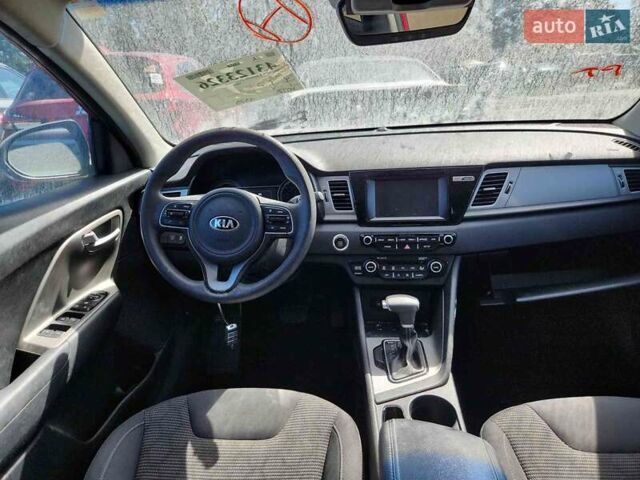 Красный Киа Niro, объемом двигателя 1.58 л и пробегом 76 тыс. км за 11700 $, фото 21 на Automoto.ua