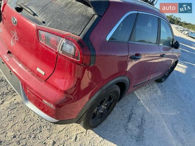 Красный Киа Niro, объемом двигателя 1.58 л и пробегом 76 тыс. км за 11700 $, фото 10 на Automoto.ua