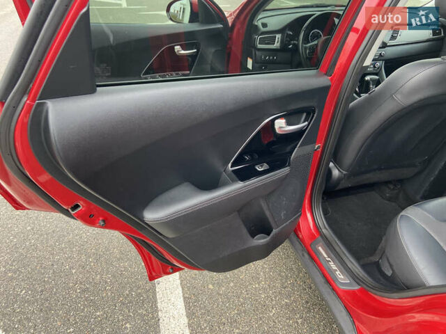 Красный Киа Niro, объемом двигателя 1.58 л и пробегом 119 тыс. км за 17250 $, фото 13 на Automoto.ua