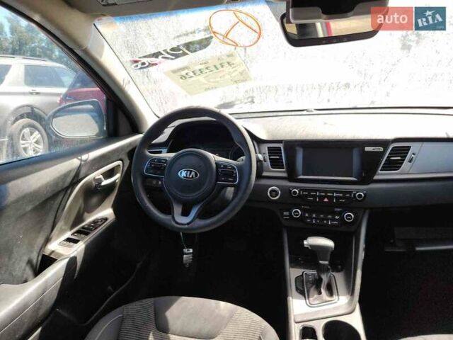 Красный Киа Niro, объемом двигателя 1.58 л и пробегом 76 тыс. км за 11700 $, фото 61 на Automoto.ua