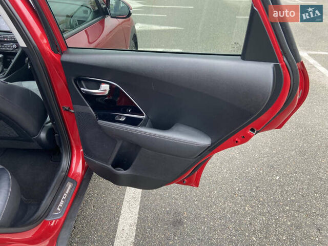 Красный Киа Niro, объемом двигателя 1.58 л и пробегом 119 тыс. км за 17250 $, фото 15 на Automoto.ua