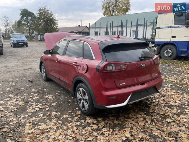 Красный Киа Niro, объемом двигателя 1.58 л и пробегом 109 тыс. км за 14999 $, фото 3 на Automoto.ua