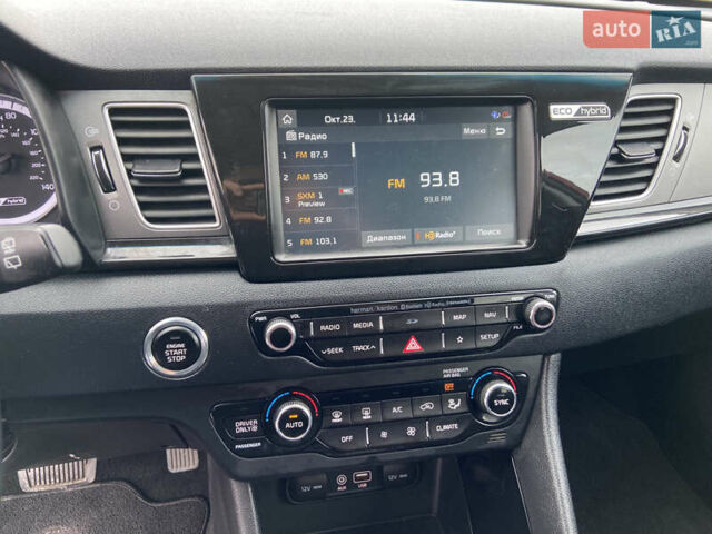 Красный Киа Niro, объемом двигателя 1.58 л и пробегом 119 тыс. км за 17250 $, фото 20 на Automoto.ua