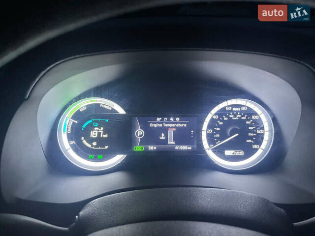 Красный Киа Niro, объемом двигателя 1.58 л и пробегом 67 тыс. км за 16300 $, фото 6 на Automoto.ua