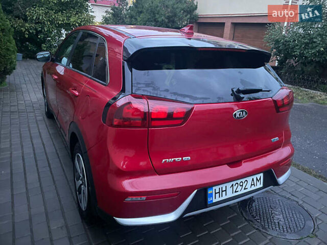 Красный Киа Niro, объемом двигателя 1.58 л и пробегом 67 тыс. км за 16300 $, фото 3 на Automoto.ua