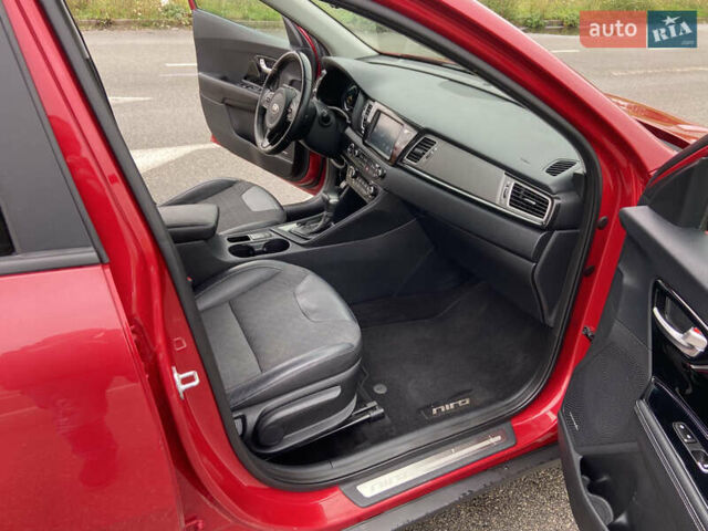 Красный Киа Niro, объемом двигателя 1.58 л и пробегом 119 тыс. км за 17250 $, фото 22 на Automoto.ua