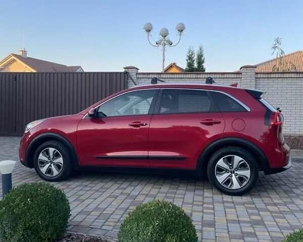 Красный Киа Niro, объемом двигателя 1.58 л и пробегом 123 тыс. км за 14200 $, фото 5 на Automoto.ua