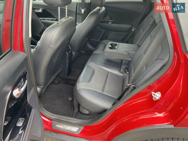 Красный Киа Niro, объемом двигателя 1.58 л и пробегом 119 тыс. км за 17250 $, фото 14 на Automoto.ua