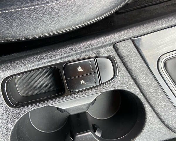 Красный Киа Niro, объемом двигателя 1.58 л и пробегом 119 тыс. км за 17250 $, фото 25 на Automoto.ua