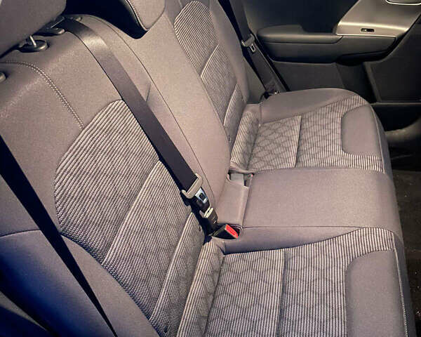 Красный Киа Niro, объемом двигателя 1.58 л и пробегом 67 тыс. км за 16300 $, фото 9 на Automoto.ua