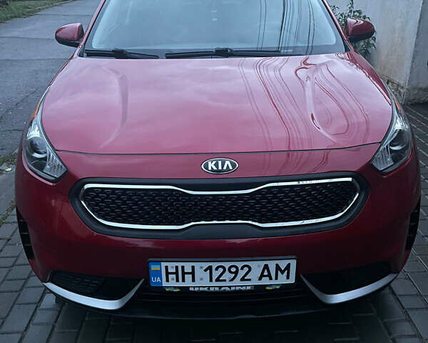 Красный Киа Niro, объемом двигателя 1.58 л и пробегом 67 тыс. км за 16300 $, фото 1 на Automoto.ua