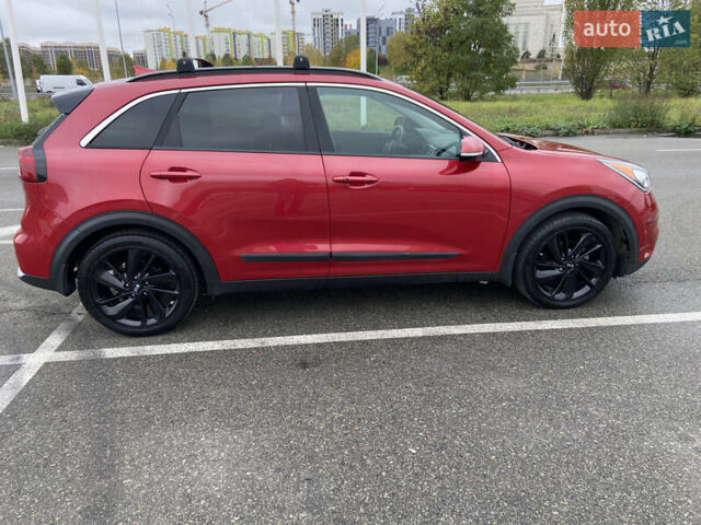 Красный Киа Niro, объемом двигателя 1.58 л и пробегом 119 тыс. км за 17250 $, фото 2 на Automoto.ua