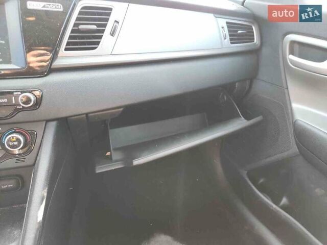 Красный Киа Niro, объемом двигателя 1.58 л и пробегом 76 тыс. км за 11700 $, фото 66 на Automoto.ua