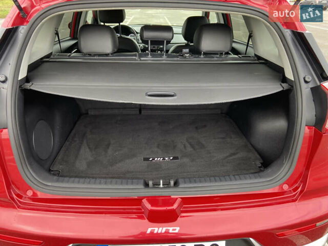 Красный Киа Niro, объемом двигателя 1.58 л и пробегом 119 тыс. км за 17250 $, фото 12 на Automoto.ua