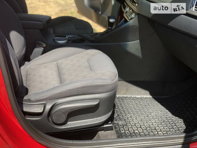 Червоний Кіа Niro, об'ємом двигуна 1.6 л та пробігом 80 тис. км за 19500 $, фото 34 на Automoto.ua