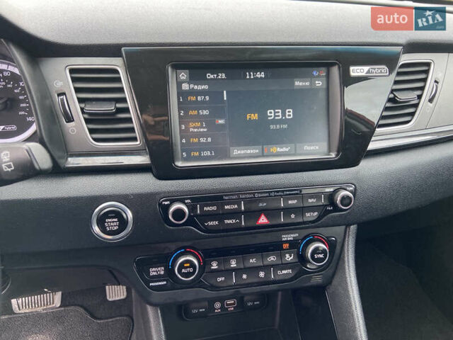 Красный Киа Niro, объемом двигателя 1.58 л и пробегом 119 тыс. км за 16200 $, фото 20 на Automoto.ua