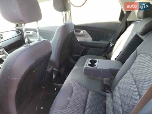 Красный Киа Niro, объемом двигателя 1.58 л и пробегом 76 тыс. км за 11700 $, фото 51 на Automoto.ua