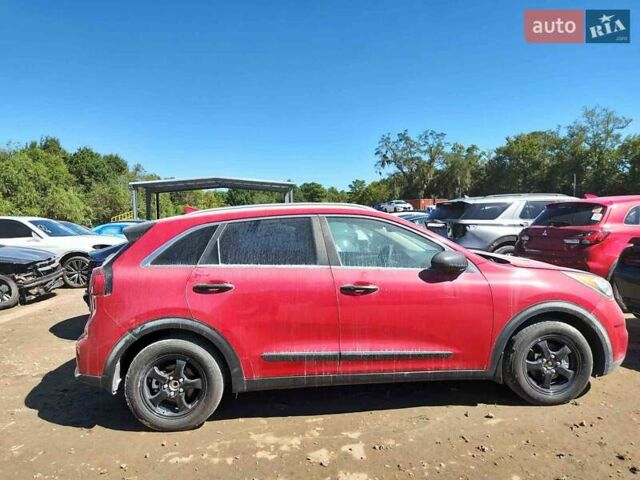 Красный Киа Niro, объемом двигателя 1.58 л и пробегом 76 тыс. км за 11700 $, фото 24 на Automoto.ua