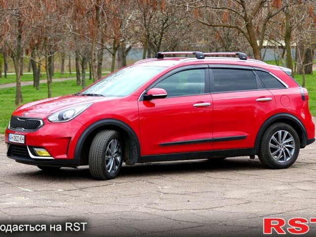 Красный Киа Niro, объемом двигателя 1.6 л и пробегом 49 тыс. км за 21000 $, фото 3 на Automoto.ua