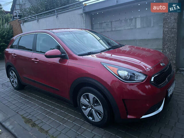 Красный Киа Niro, объемом двигателя 1.58 л и пробегом 67 тыс. км за 16300 $, фото 5 на Automoto.ua
