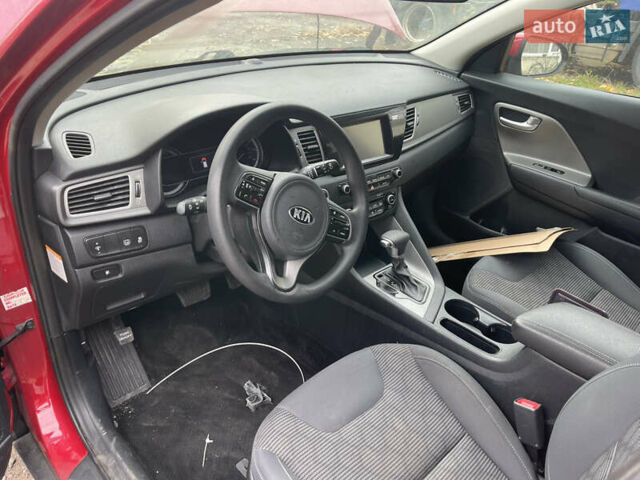 Красный Киа Niro, объемом двигателя 1.58 л и пробегом 109 тыс. км за 14999 $, фото 4 на Automoto.ua