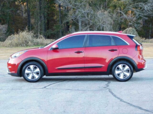 Красный Киа Niro, объемом двигателя 1.6 л и пробегом 40 тыс. км за 12400 $, фото 2 на Automoto.ua