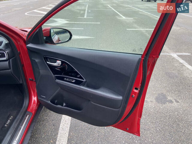 Красный Киа Niro, объемом двигателя 1.58 л и пробегом 119 тыс. км за 17250 $, фото 17 на Automoto.ua