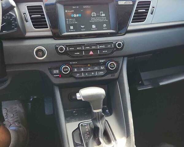 Красный Киа Niro, объемом двигателя 1.58 л и пробегом 76 тыс. км за 11700 $, фото 59 на Automoto.ua