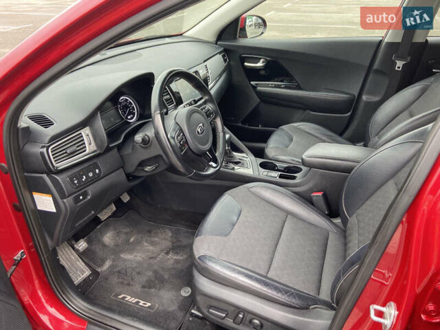 Красный Киа Niro, объемом двигателя 1.58 л и пробегом 119 тыс. км за 17250 $, фото 8 на Automoto.ua