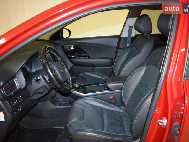 Красный Киа Niro, объемом двигателя 0 л и пробегом 83 тыс. км за 13300 $, фото 15 на Automoto.ua