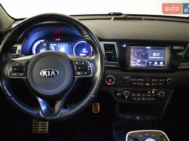 Красный Киа Niro, объемом двигателя 0 л и пробегом 83 тыс. км за 13300 $, фото 16 на Automoto.ua
