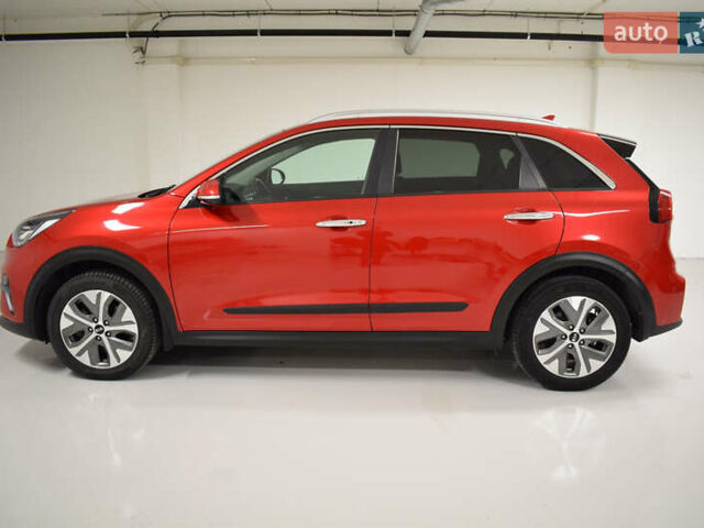 Красный Киа Niro, объемом двигателя 0 л и пробегом 83 тыс. км за 13300 $, фото 6 на Automoto.ua