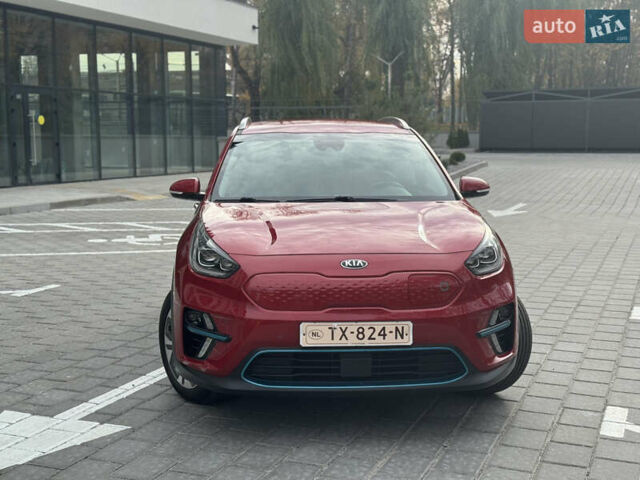 Красный Киа Niro, объемом двигателя 0 л и пробегом 135 тыс. км за 17299 $, фото 1 на Automoto.ua