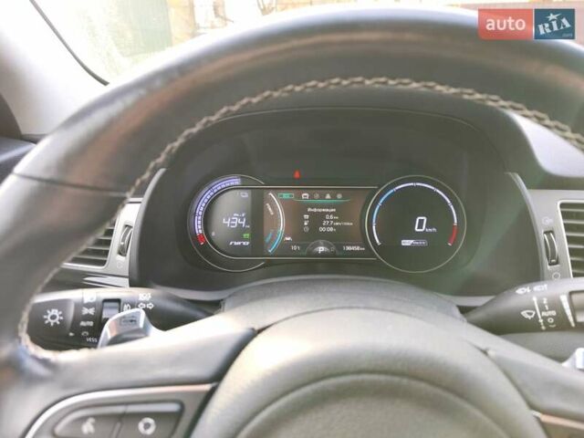 Красный Киа Niro, объемом двигателя 0 л и пробегом 138 тыс. км за 18800 $, фото 15 на Automoto.ua