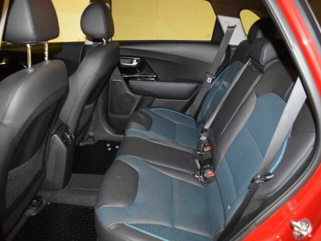 Красный Киа Niro, объемом двигателя 0 л и пробегом 83 тыс. км за 14700 $, фото 13 на Automoto.ua