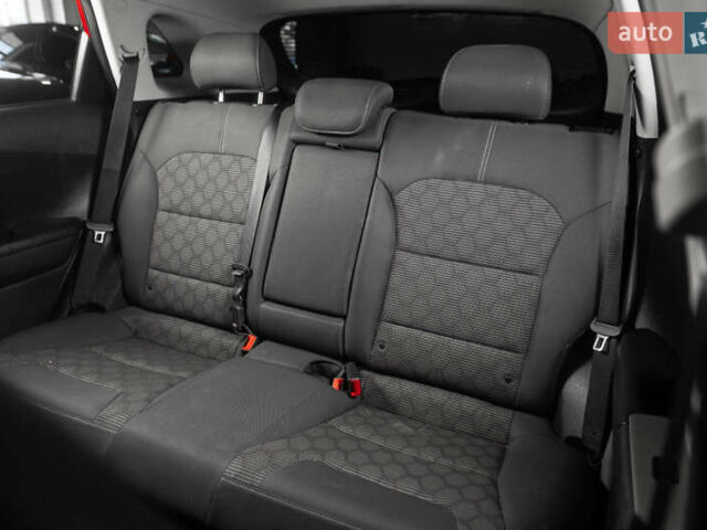 Красный Киа Niro, объемом двигателя 1.58 л и пробегом 163 тыс. км за 14900 $, фото 37 на Automoto.ua