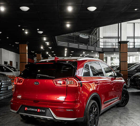 Красный Киа Niro, объемом двигателя 1.58 л и пробегом 163 тыс. км за 14900 $, фото 49 на Automoto.ua