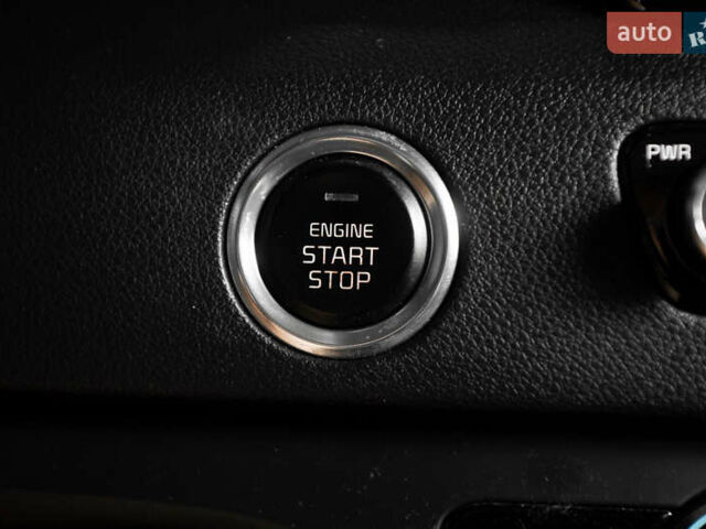 Красный Киа Niro, объемом двигателя 1.58 л и пробегом 163 тыс. км за 14900 $, фото 23 на Automoto.ua