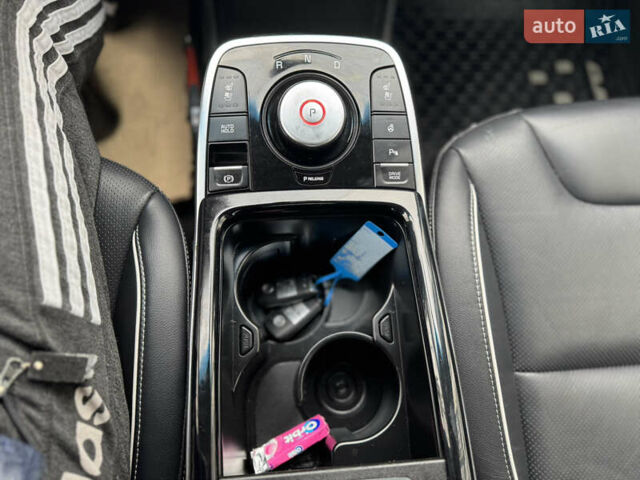 Красный Киа Niro, объемом двигателя 0 л и пробегом 135 тыс. км за 17299 $, фото 62 на Automoto.ua