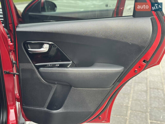 Красный Киа Niro, объемом двигателя 0 л и пробегом 135 тыс. км за 17299 $, фото 56 на Automoto.ua