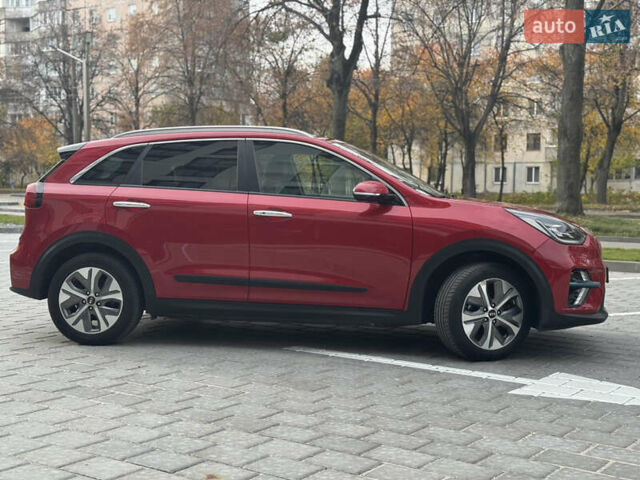 Красный Киа Niro, объемом двигателя 0 л и пробегом 135 тыс. км за 17299 $, фото 14 на Automoto.ua