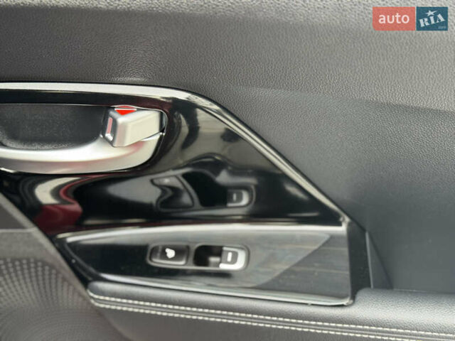 Красный Киа Niro, объемом двигателя 0 л и пробегом 135 тыс. км за 17299 $, фото 55 на Automoto.ua