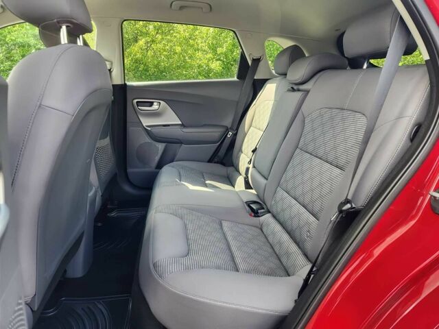 Красный Киа Niro, объемом двигателя 1.6 л и пробегом 48 тыс. км за 5000 $, фото 10 на Automoto.ua