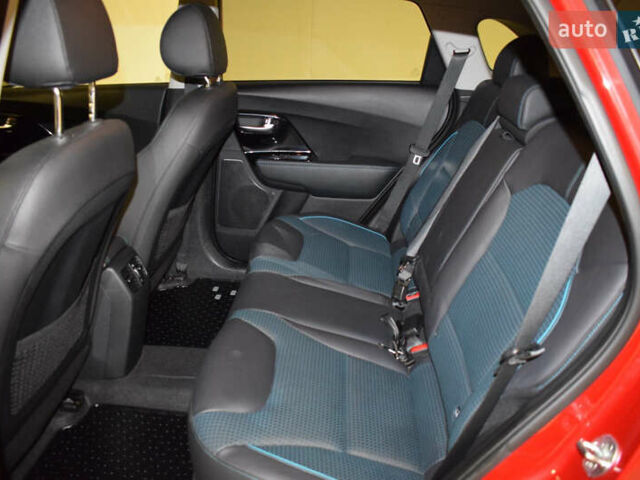 Красный Киа Niro, объемом двигателя 0 л и пробегом 83 тыс. км за 13300 $, фото 13 на Automoto.ua