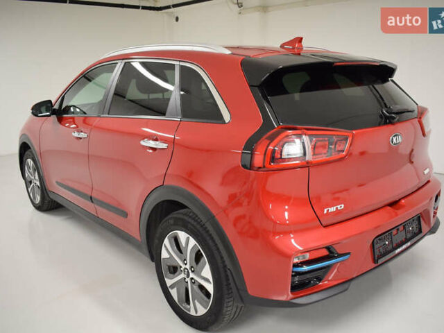 Красный Киа Niro, объемом двигателя 0 л и пробегом 83 тыс. км за 13300 $, фото 5 на Automoto.ua