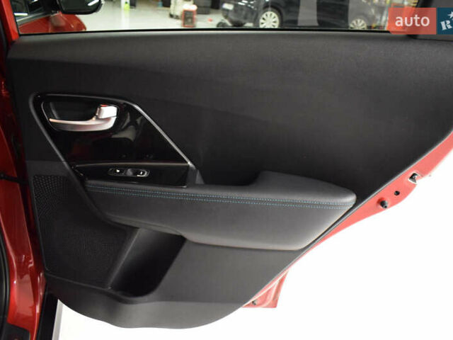 Красный Киа Niro, объемом двигателя 0 л и пробегом 83 тыс. км за 13300 $, фото 9 на Automoto.ua