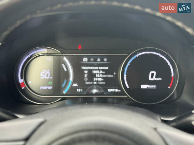 Красный Киа Niro, объемом двигателя 0 л и пробегом 135 тыс. км за 17299 $, фото 60 на Automoto.ua