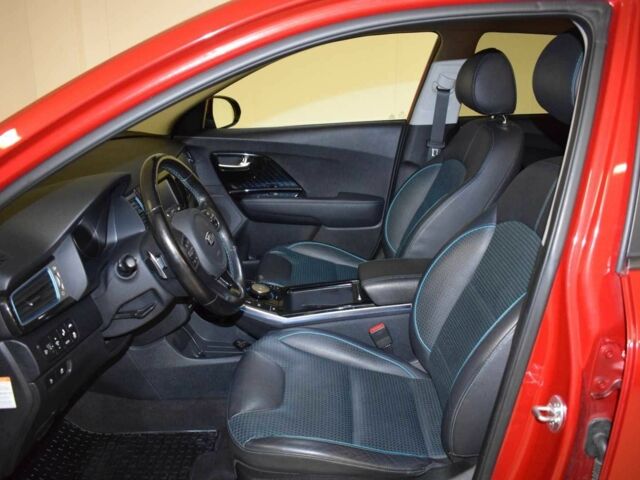 Красный Киа Niro, объемом двигателя 0 л и пробегом 83 тыс. км за 14700 $, фото 15 на Automoto.ua