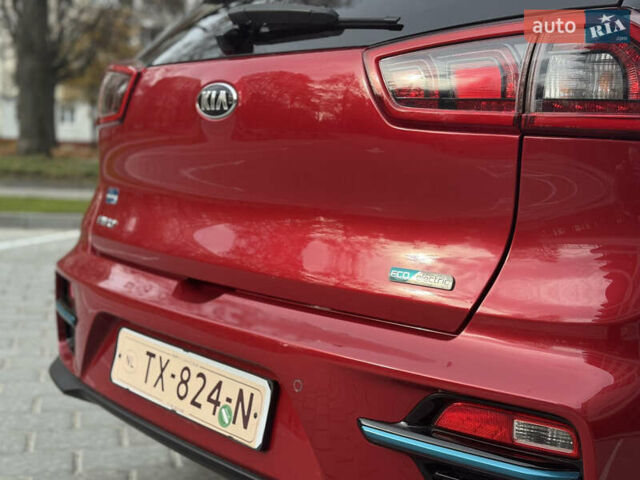 Красный Киа Niro, объемом двигателя 0 л и пробегом 135 тыс. км за 17299 $, фото 25 на Automoto.ua